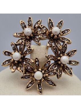 Flower Brooch Faux Pearls & Rhinestones Vintage Piece Pin